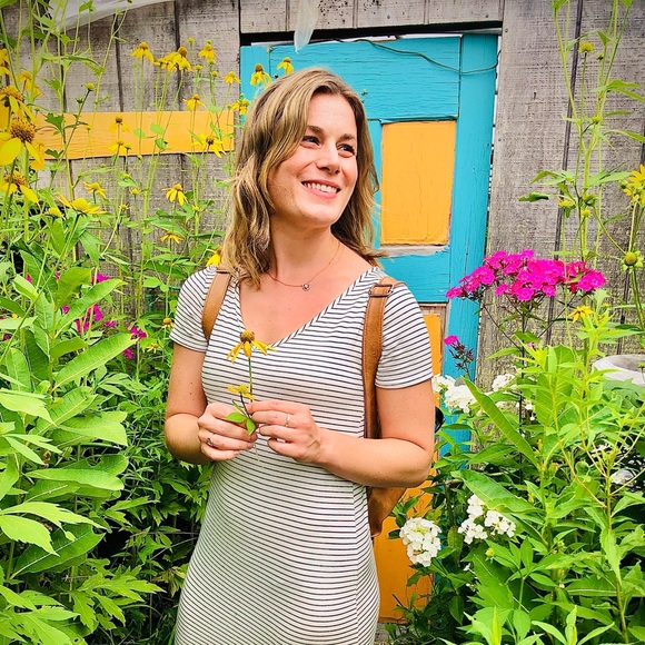 Meet your Posher, Erin - Picture 2 of 6